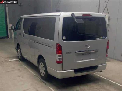 Toyota HiAce Van