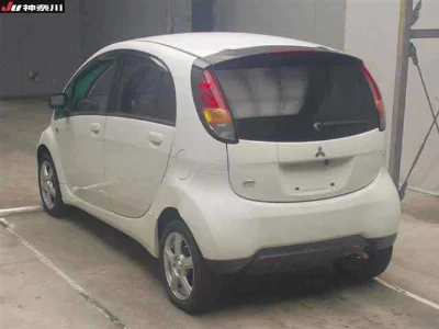 Mitsubishi i