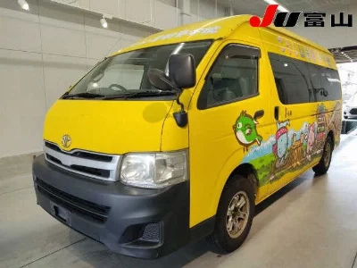 Toyota HiAce Commuter