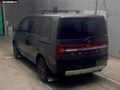 Mitsubishi Delica D:5