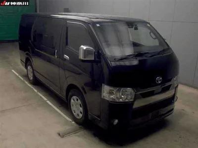 TOYOTA HIACE VAN