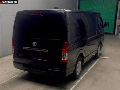TOYOTA HIACE VAN