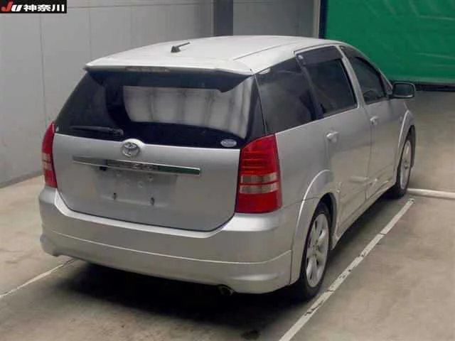 Toyota Wish  с аукциона в Японии