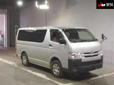 TOYOTA HIACE VAN