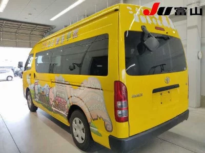 Toyota HiAce Commuter