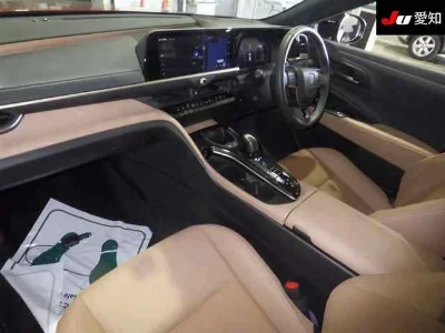 Toyota Crown Sport