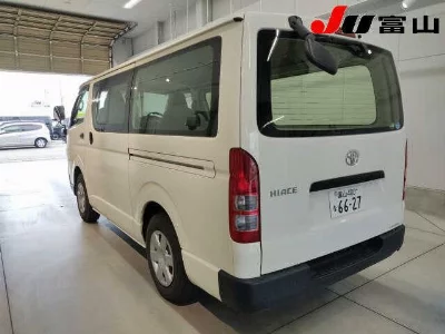 TOYOTA HIACE VAN