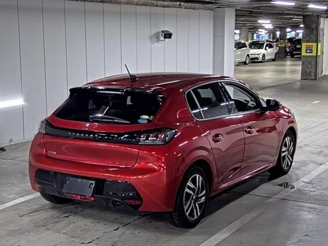 Peugeot 208  с аукциона в Японии