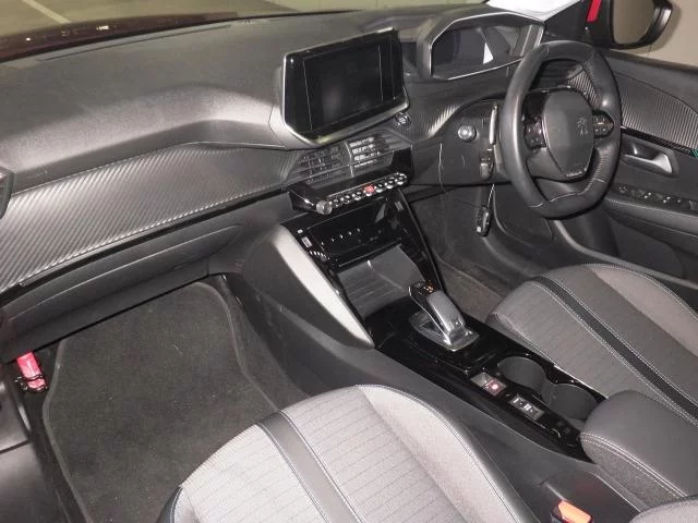 Peugeot 208  с аукциона в Японии