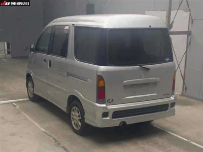 Daihatsu Atrai 7