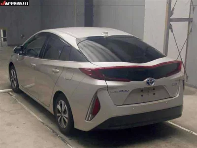 Toyota Prius PHV