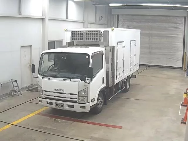 Isuzu Elf  с аукциона в Японии