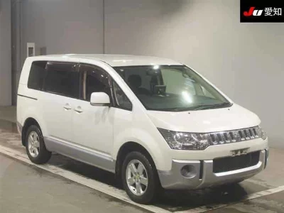 Mitsubishi Delica D:5