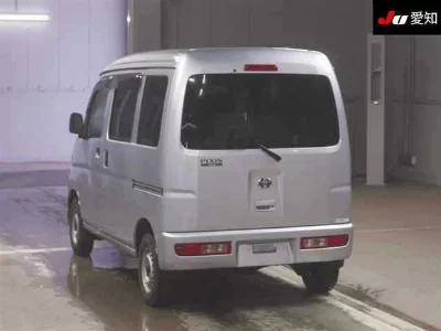 Toyota Pixis Van