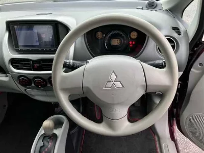 Mitsubishi i