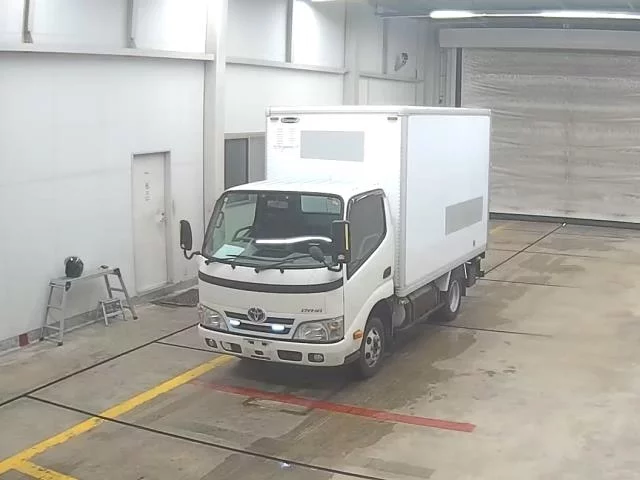 Toyota Dyna  с аукциона в Японии
