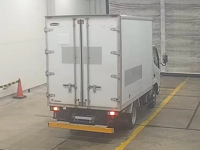 Toyota Dyna  с аукциона в Японии