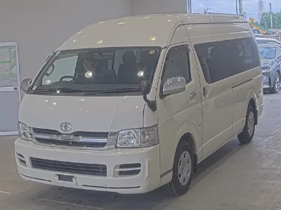 TOYOTA HIACE