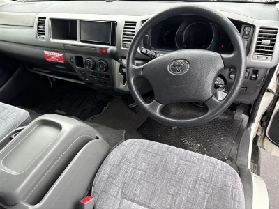 TOYOTA HIACE