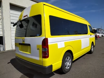 Toyota HiAce Commuter