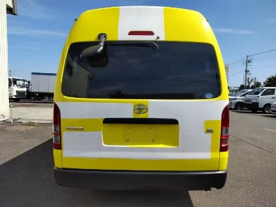 Toyota HiAce Commuter