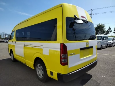 Toyota HiAce Commuter