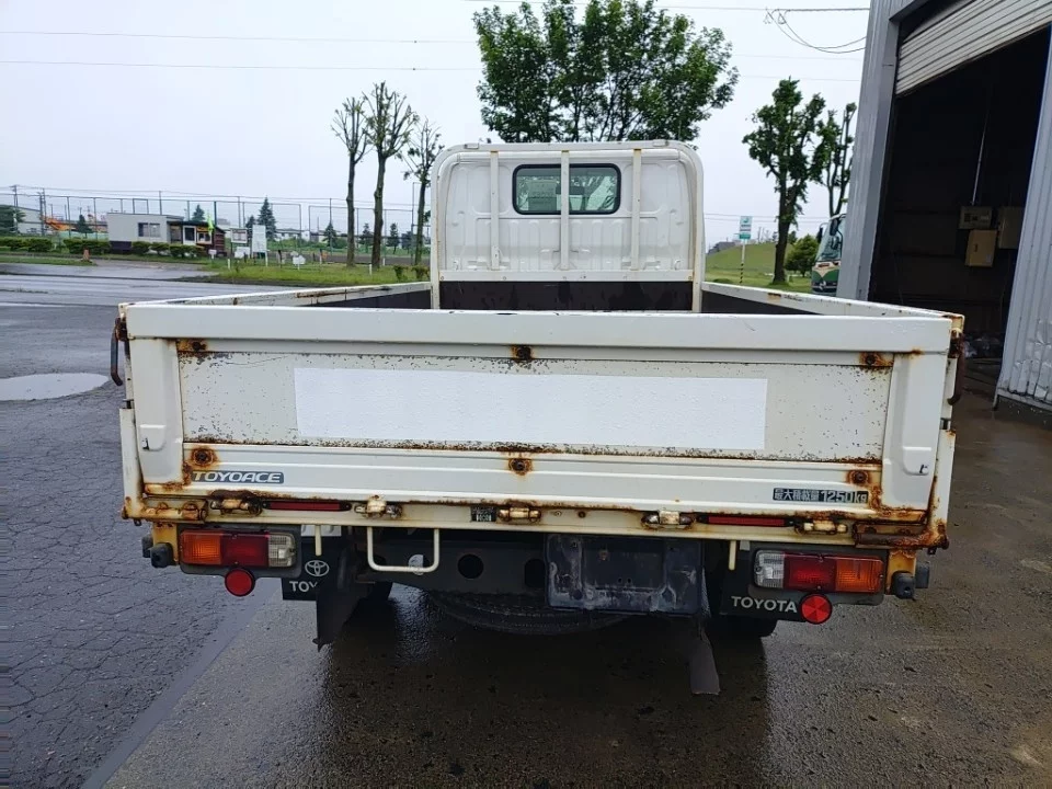 Toyota ToyoAce  с аукциона в Японии