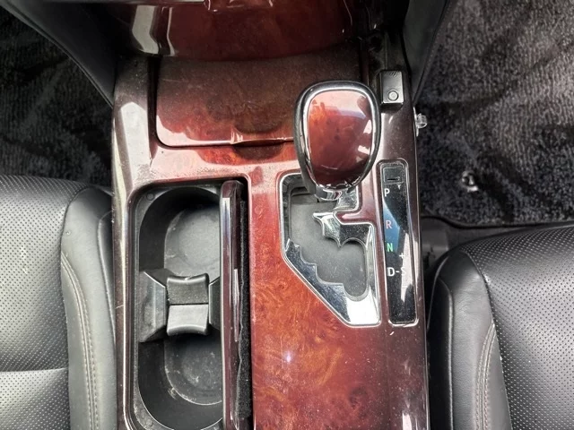 Toyota CROWN MAJESTA  с аукциона в Японии