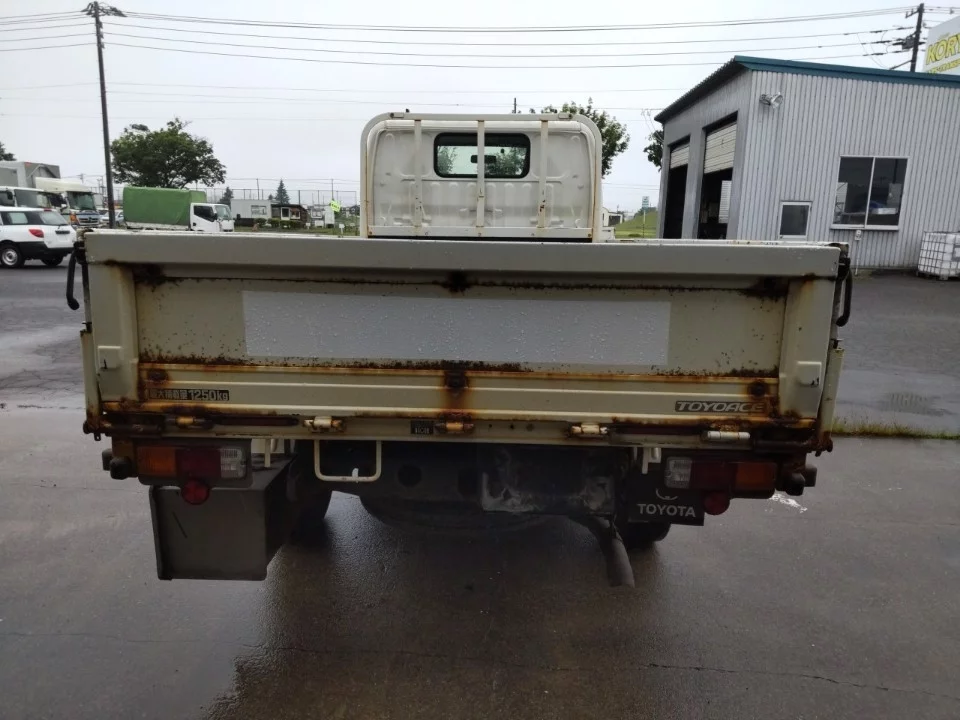 Toyota ToyoAce  с аукциона в Японии