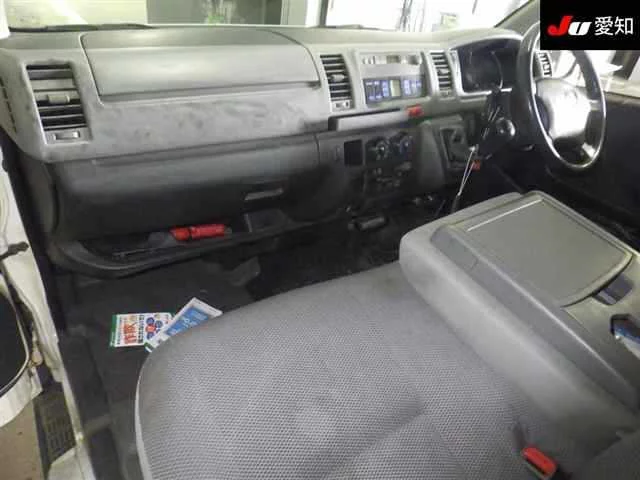 Toyota RegiusAce  с аукциона в Японии
