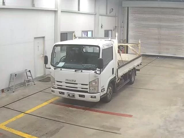 Isuzu Elf  с аукциона в Японии