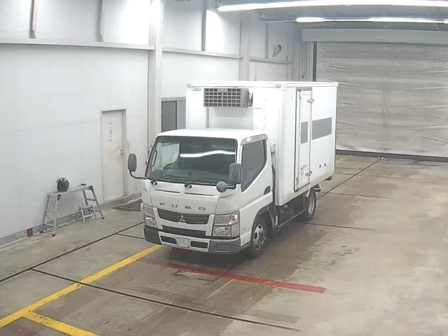 Mitsubishi Fuso Canter  с аукциона в Японии