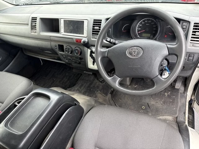 Toyota HiAce  с аукциона в Японии