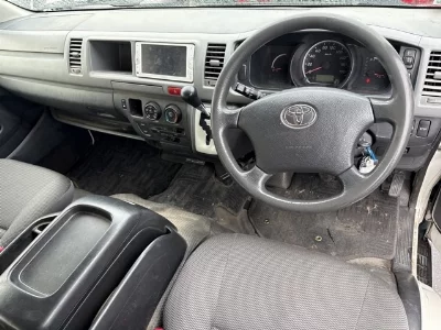 Toyota HiAce Commuter