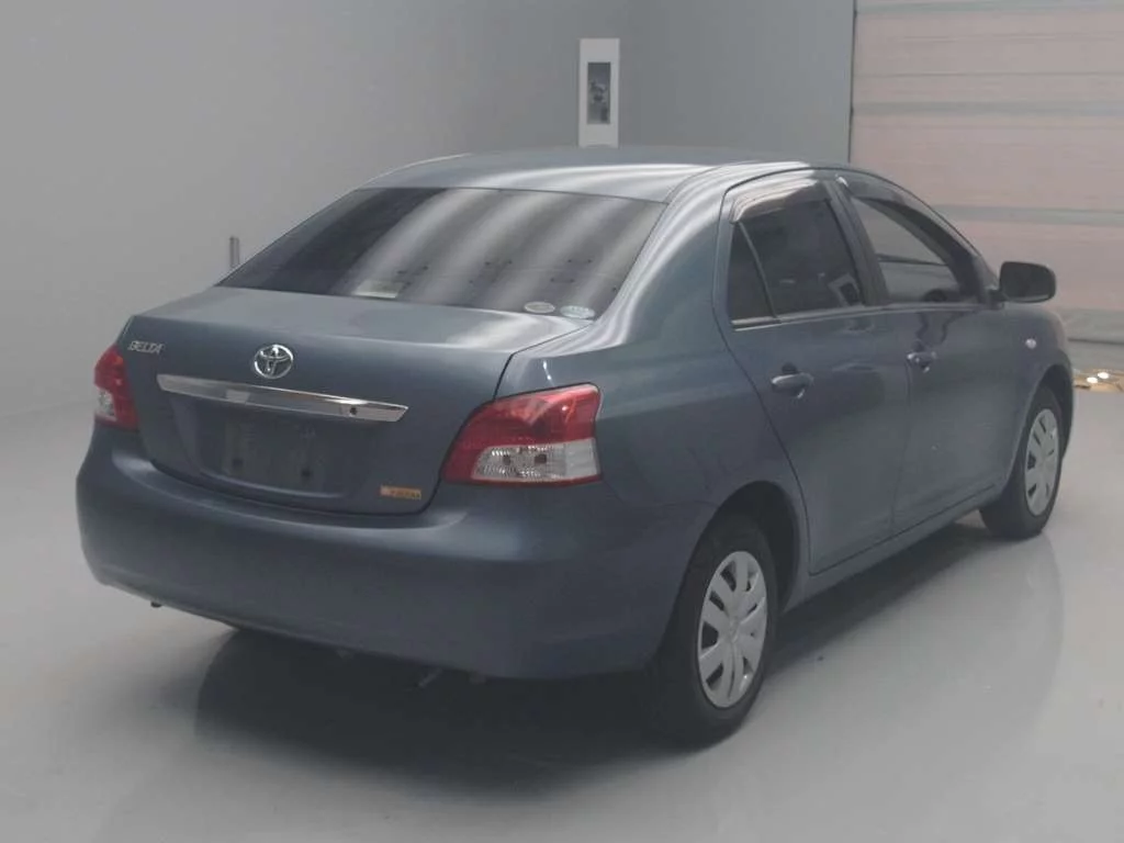 Toyota Belta  с аукциона в Японии