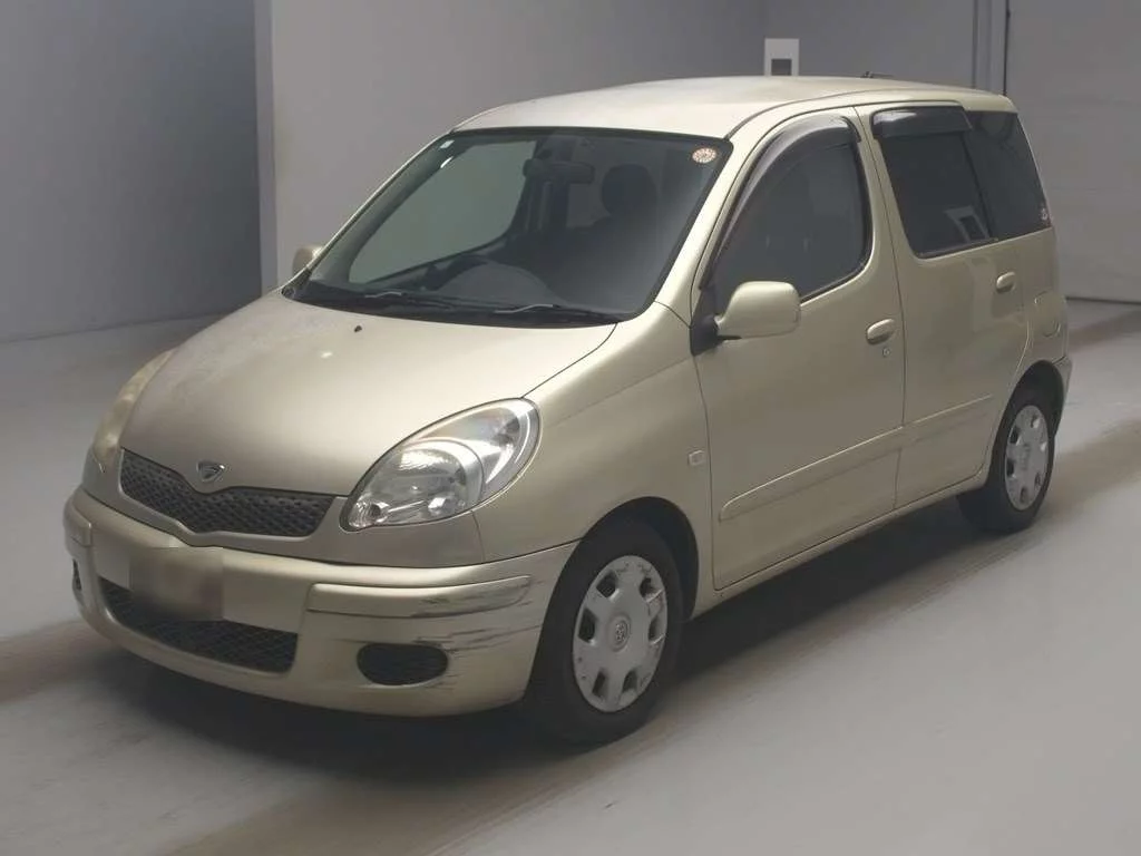 Toyota Funcargo  с аукциона в Японии