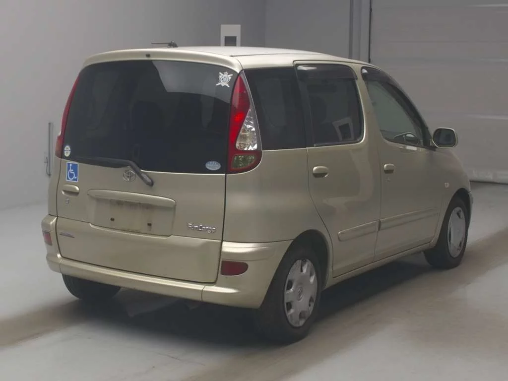 Toyota Funcargo  с аукциона в Японии