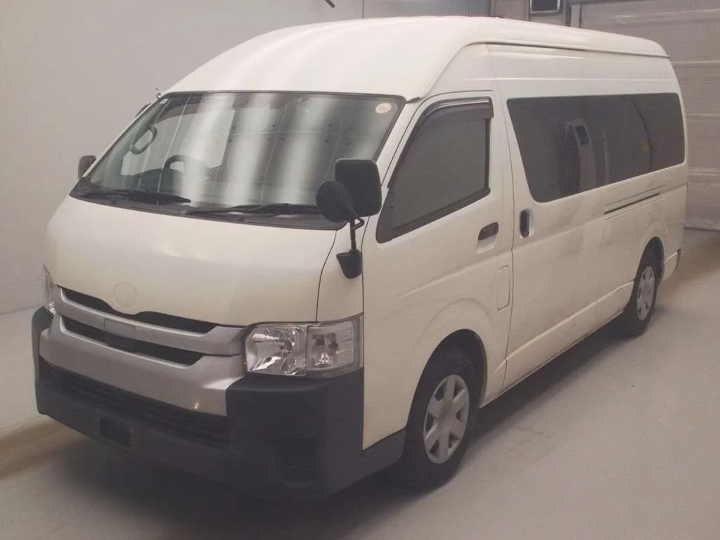 Toyota RegiusAce  с аукциона в Японии