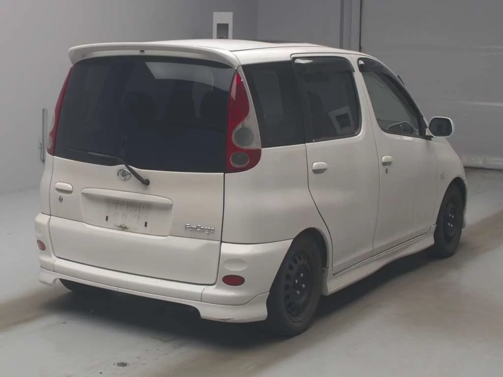 Toyota Funcargo  с аукциона в Японии