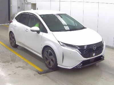 Nissan Aura