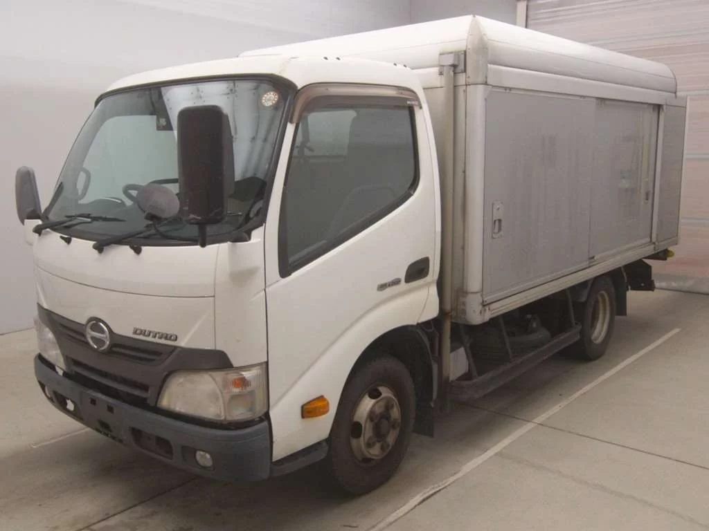 Hino Dutro  с аукциона в Японии