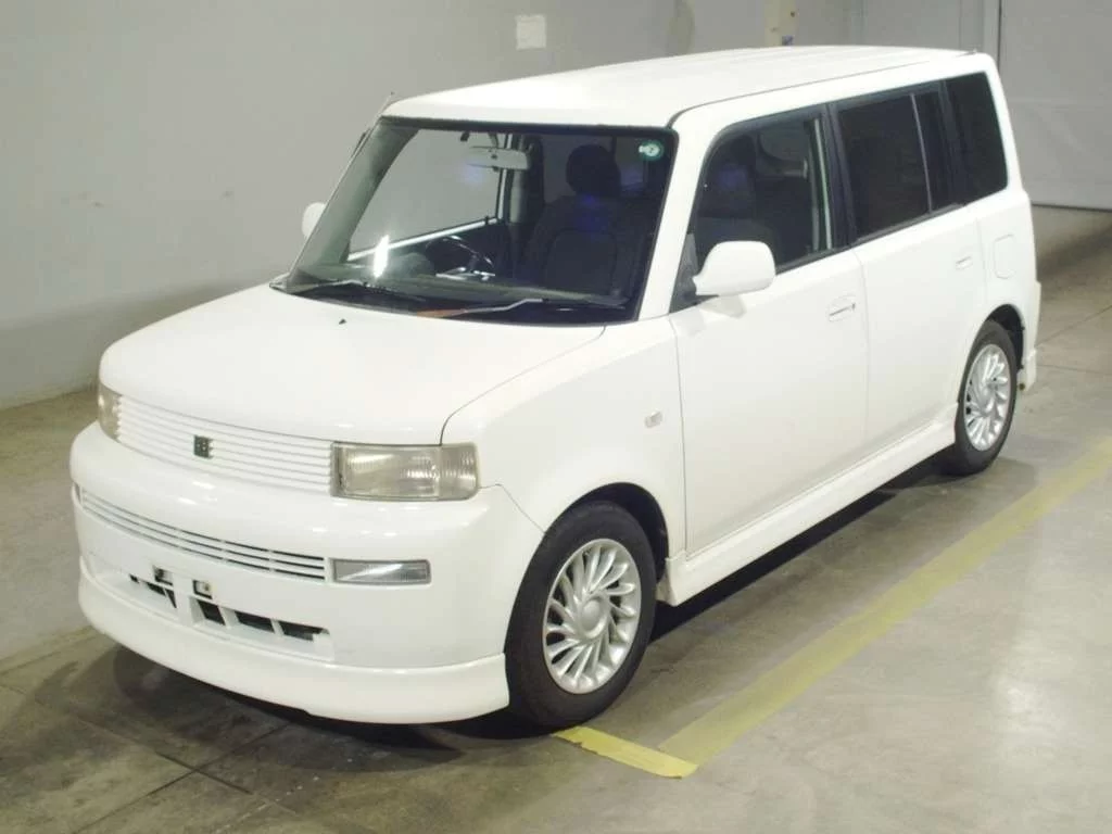 Toyota bB  с аукциона в Японии