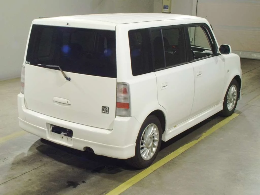 Toyota bB  с аукциона в Японии