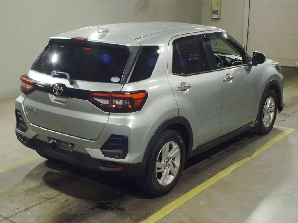 Toyota Raize  с аукциона в Японии
