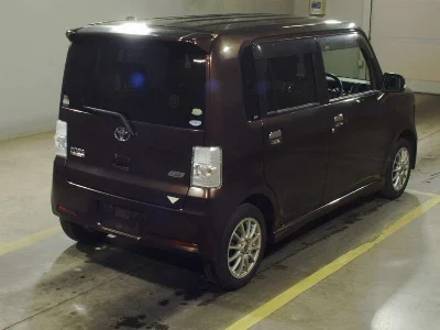 Toyota Pixis Space