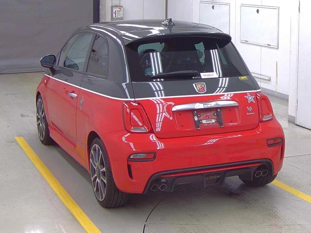 Abarth 695  с аукциона в Японии