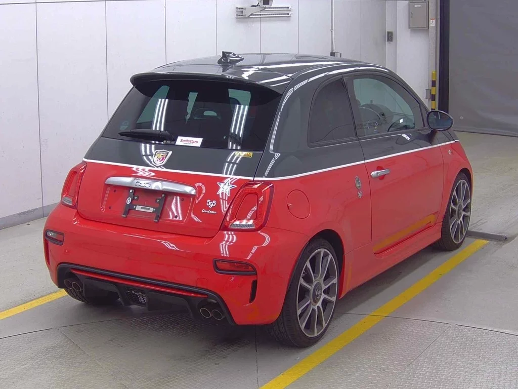 Abarth 695  с аукциона в Японии