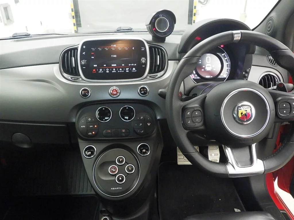 Abarth 695  с аукциона в Японии