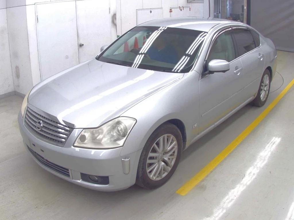 Nissan Fuga  с аукциона в Японии