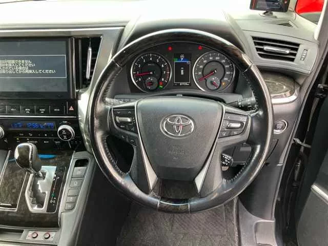 Toyota Vellfire  с аукциона в Японии